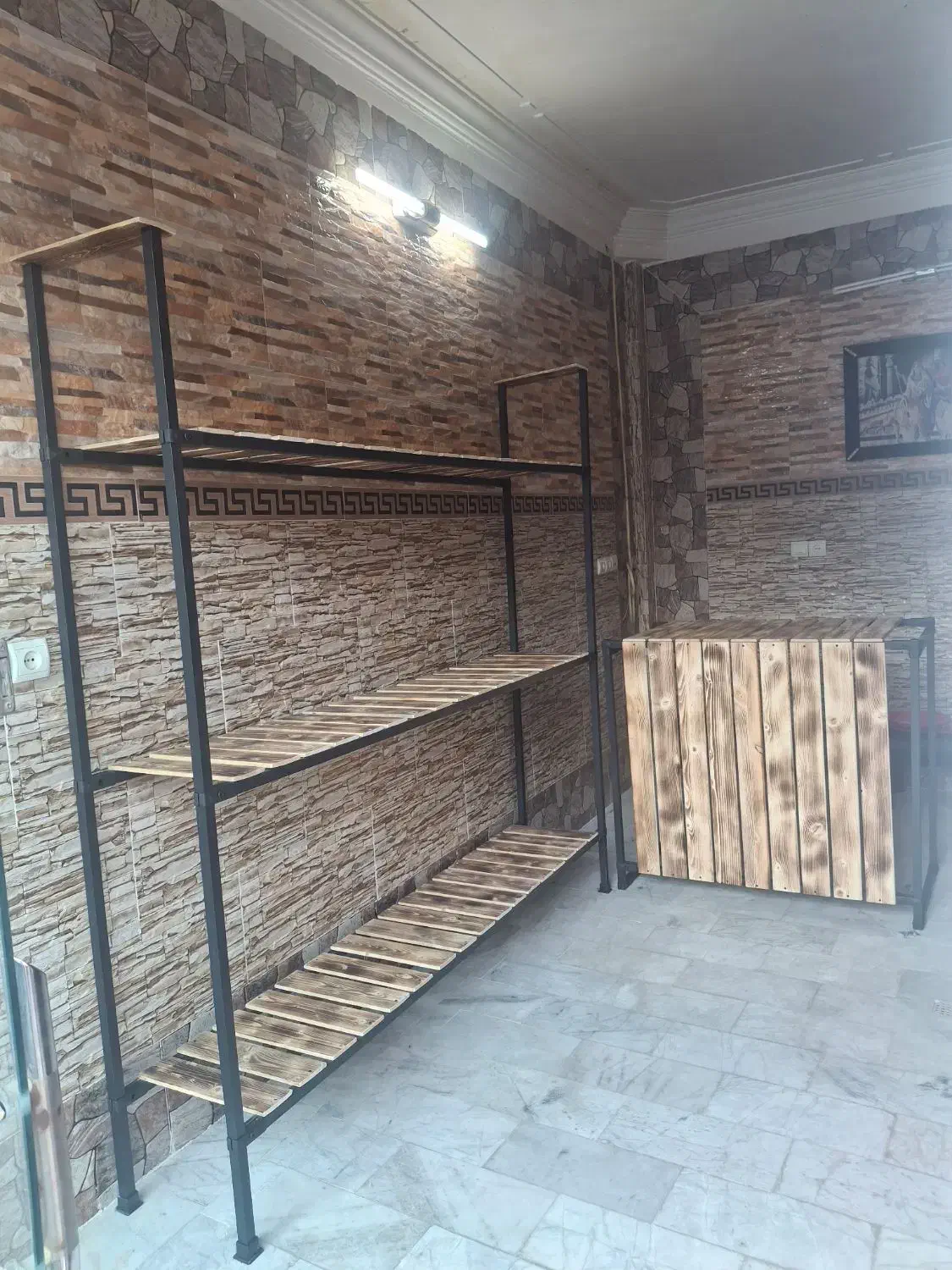 استند قفسه بندی شده و میز|کتابخانه، شلف، قفسه‌های دیواری|پاکدشت, پاکدشت (مامازند)|دیوار