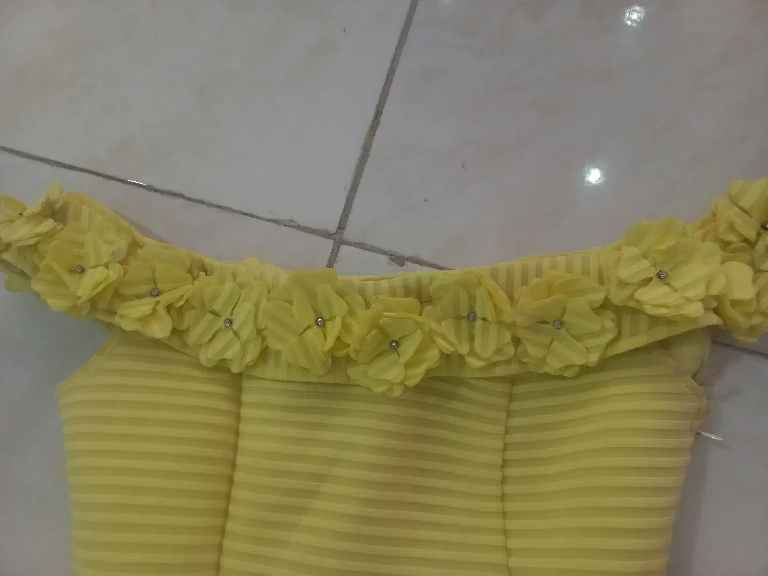 لباس مجلسی|لباس|مشهد, کارگران|دیوار