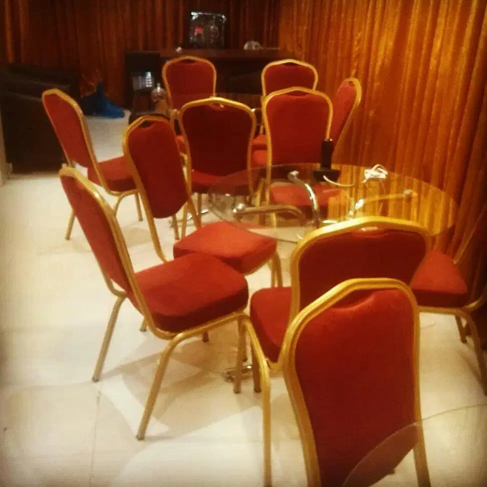 میز و صندلی ناهارخوری فلزی  باغ تالار رستوران|کافی‌شاپ و رستوران|مشهد, شایه|دیوار