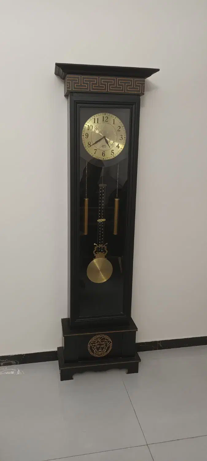 ساعت ایستاده کاملا سالم|ساعت دیواری و تزئینی|تهران, والفجر (افسریه)|دیوار