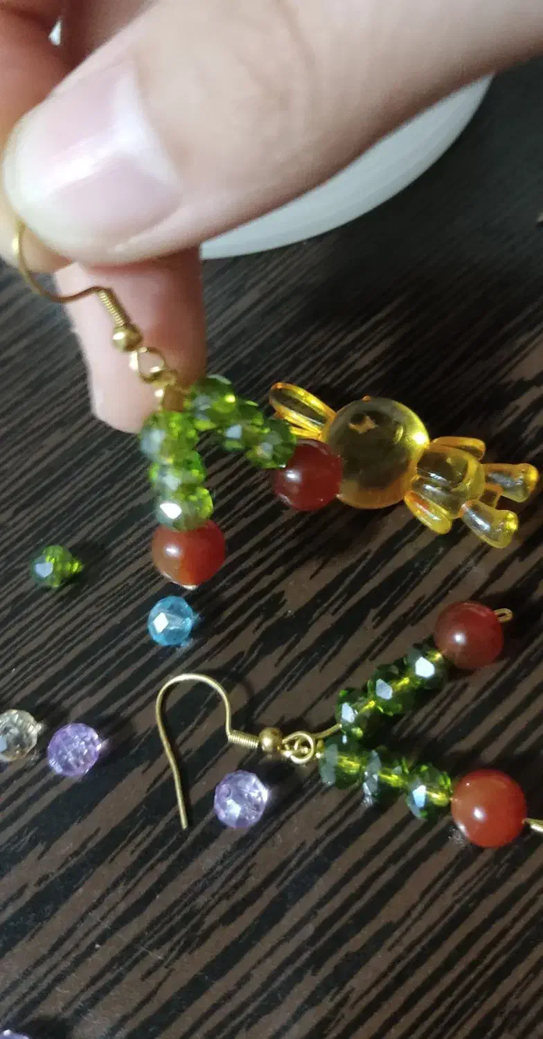 گوشواره ترند گیلاسی|بدلیجات|قم, دروازه چوبی|دیوار