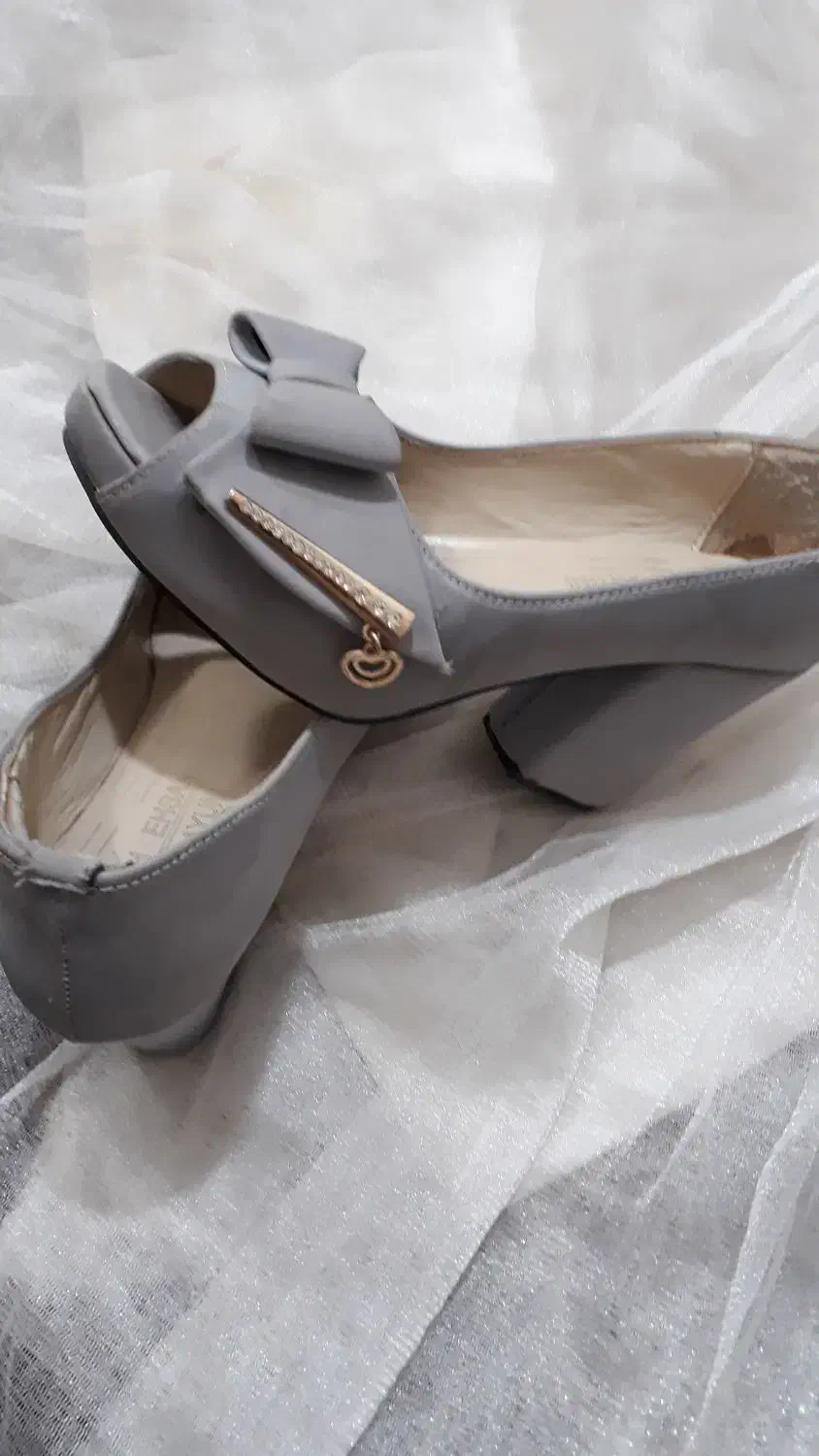 کفش زنانه و مردانه وپارچه زنانه وروشلواری مردانه|کیف، کفش، کمربند|زابل, |دیوار