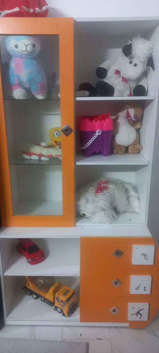 تخت نوزاد به همراه بوفه و کمد|اسباب و اثاث بچه|یزد, |دیوار