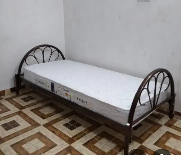 فروش تخت فلزی فرفوژه تمیز وسالم|تشک تختخواب|رفسنجان, |دیوار