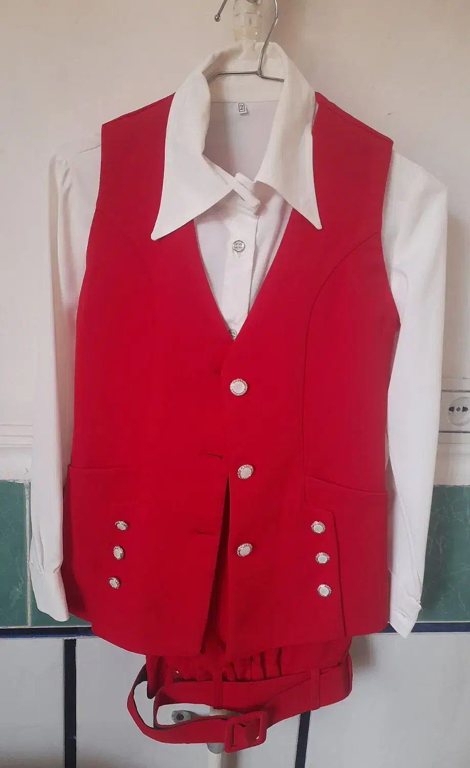 لباس مجلسی|لباس|مسجد سلیمان, |دیوار