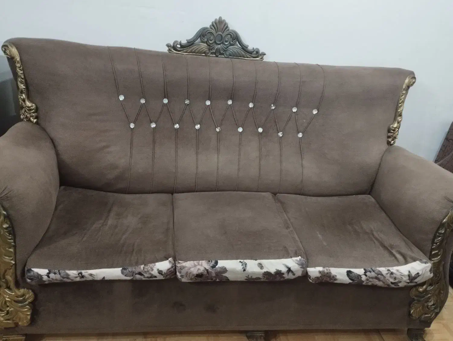 یک دست مبل|مبلمان خانگی و میز عسلی|رشت, دیانتی|دیوار