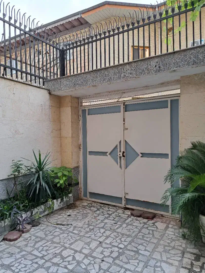 دو لنگه در وازه صنایع سنگین به حدود۳۰۰ کیلو گرم|مصالح و تجهیزات ساختمان|رشت, شالکو|دیوار