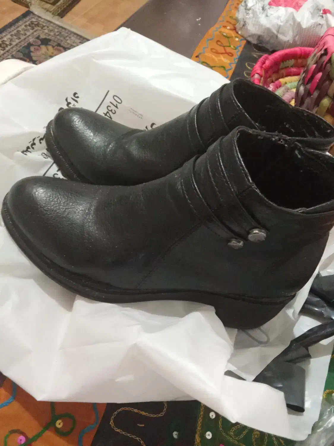 کفش‌نو|کیف، کفش، کمربند|لنگرود, |دیوار