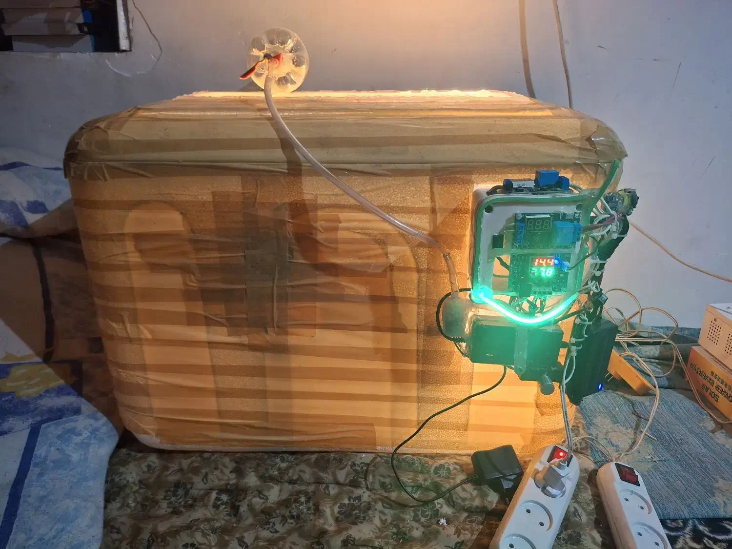 دستگاه جوجه کشی|ابزارآلات|جغتای, |دیوار