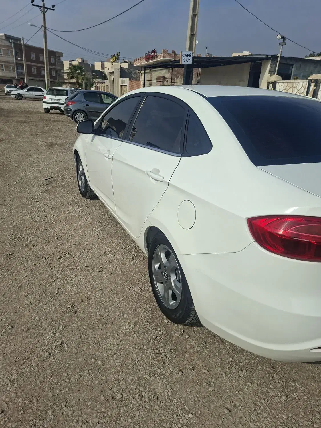 ماشین سواری j4|خودرو سواری و وانت|شیراز, تندگویان|دیوار