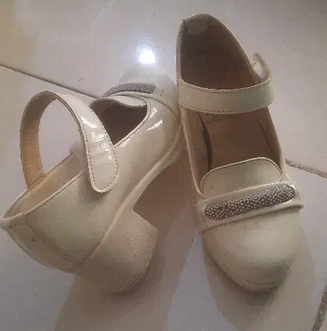 کفش دخترونه|کفش و لباس بچه|تهران, مقدم|دیوار