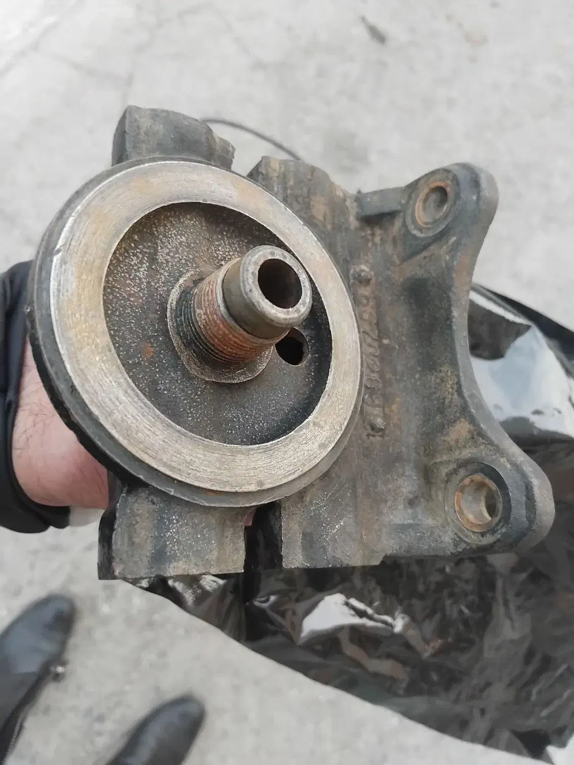 پایه فیلتر گازوئیل اصل سگ نشان|قطعات یدکی و لوازم جانبی|اسدآباد, |دیوار