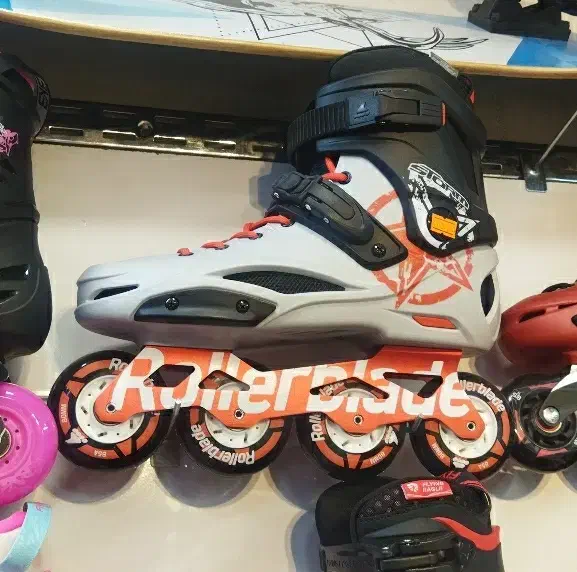 رولربلید|دوچرخه، اسکیت، اسکوتر|تهران, امیریه|دیوار