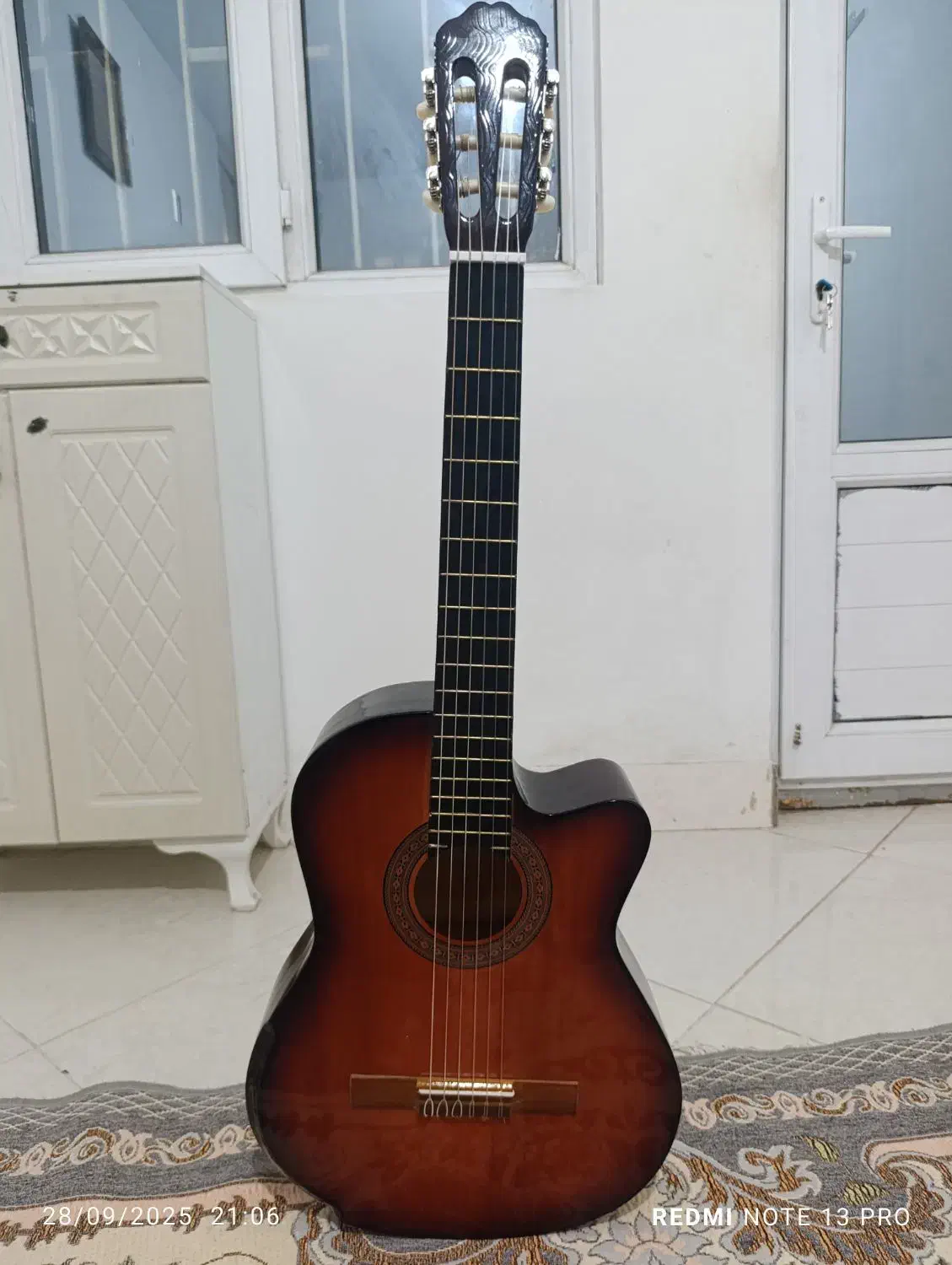 گیتار با کیف خود گیتار|گیتار، بیس، امپلیفایر|ملایر, |دیوار