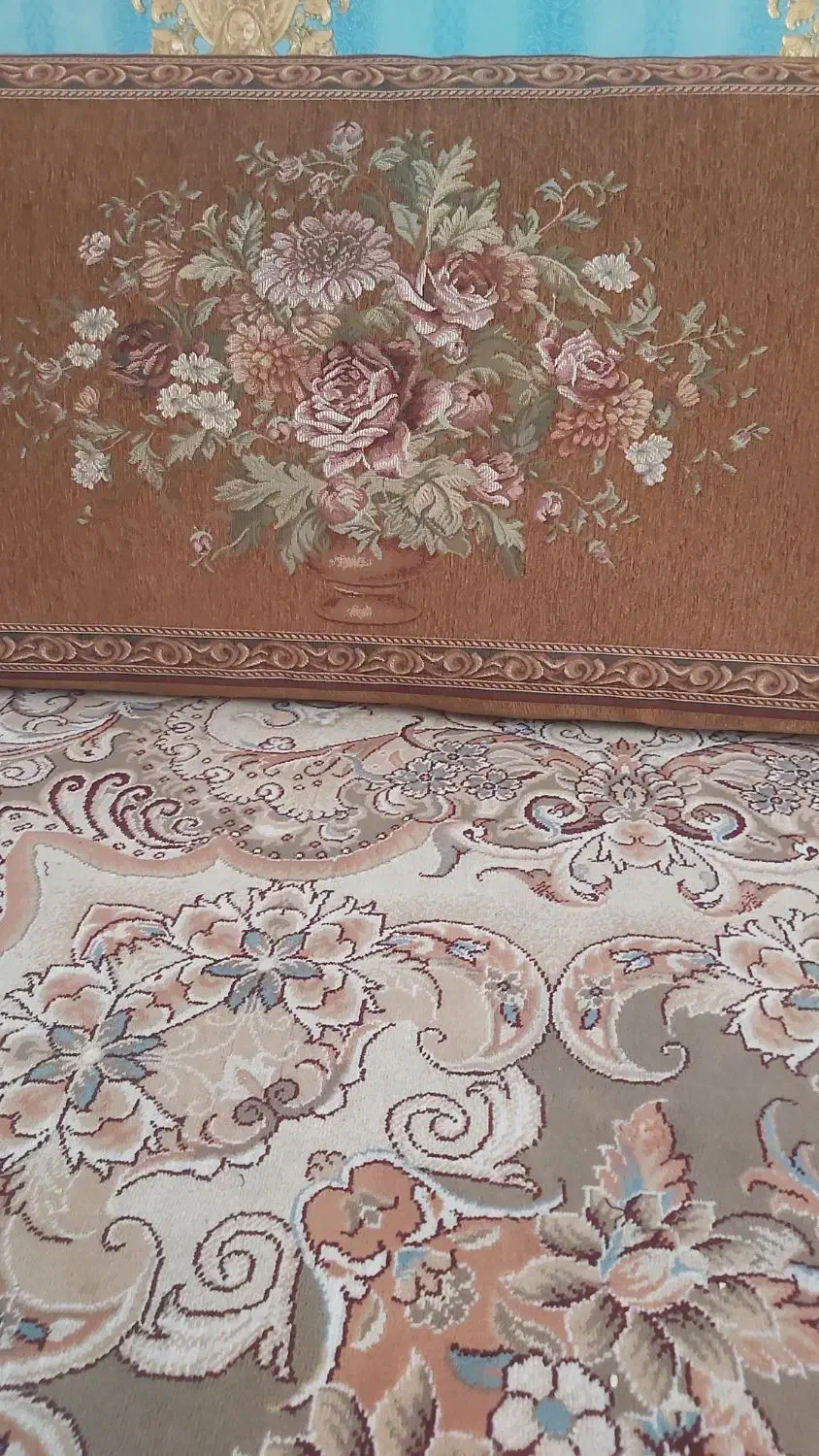 پشتی دو عدد|پشتی|ری, شهید غیوری (ابن باویه)|دیوار