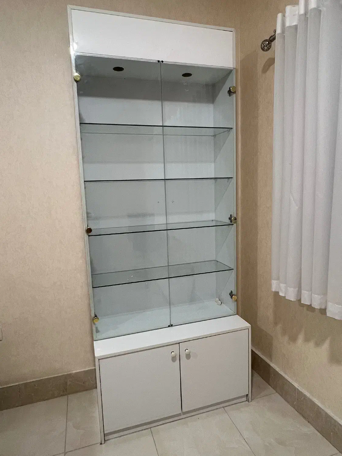 کمد|آرایشگاه و سالنهای زیبایی|بندرعباس, |دیوار