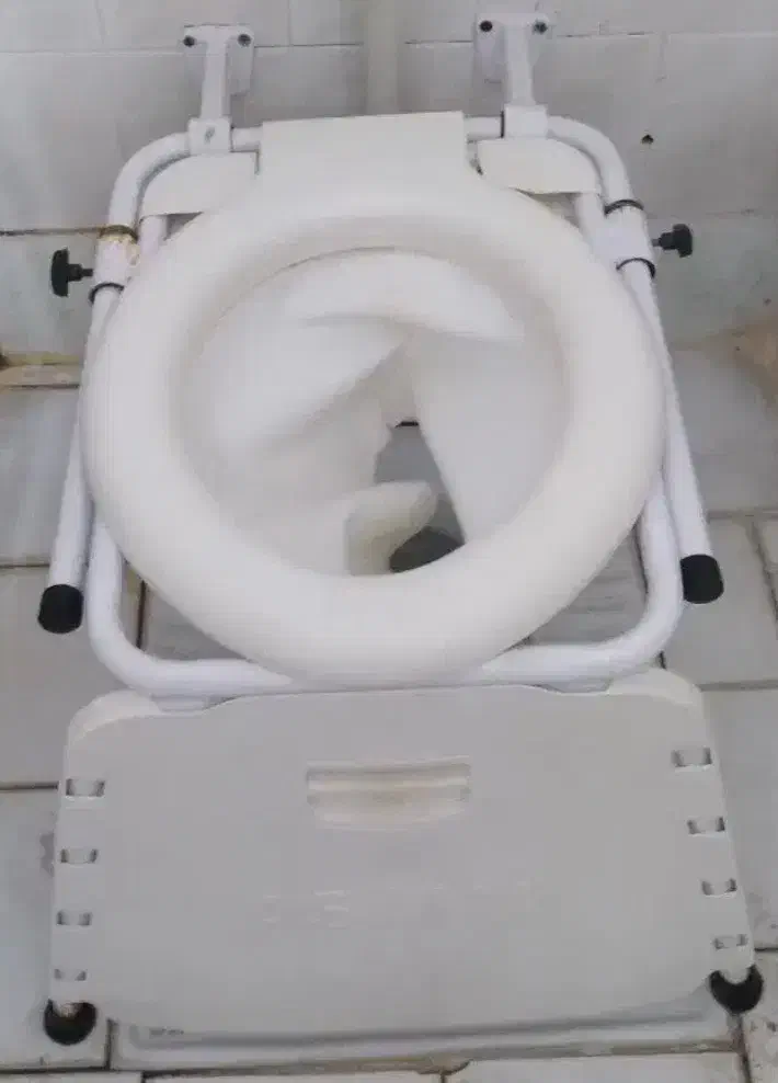 توالت فرنگی تاشو دیواری|لوازم سرویس بهداشتی|تهران, مسعودیه|دیوار