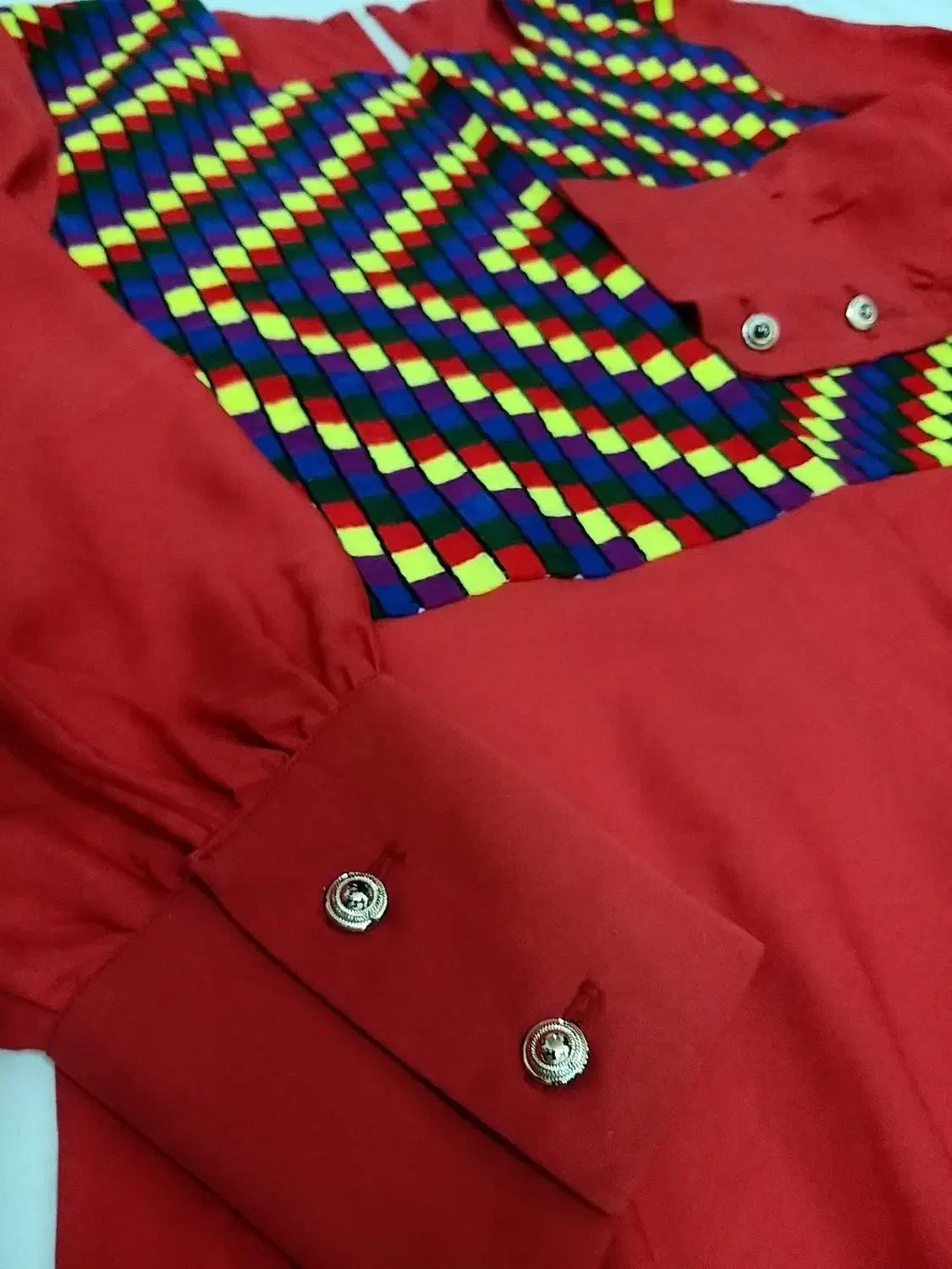 پیراهن  یلدایی|لباس|قم, بنیاد|دیوار