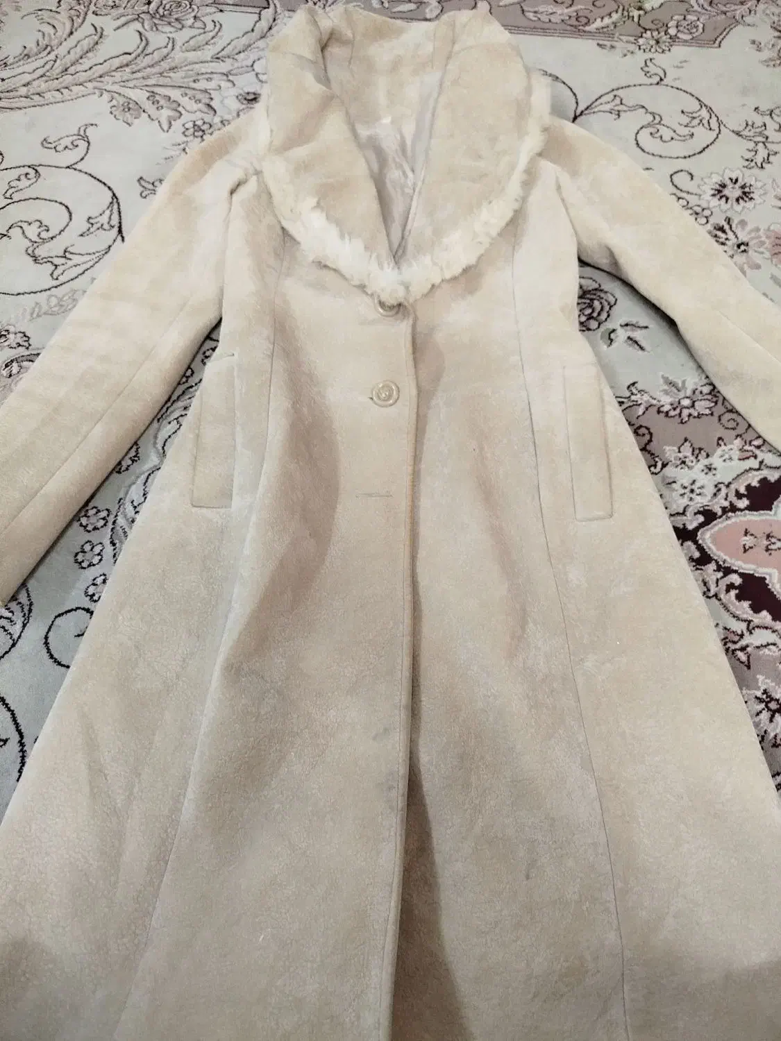 پالتو|لباس|خاوران, |دیوار