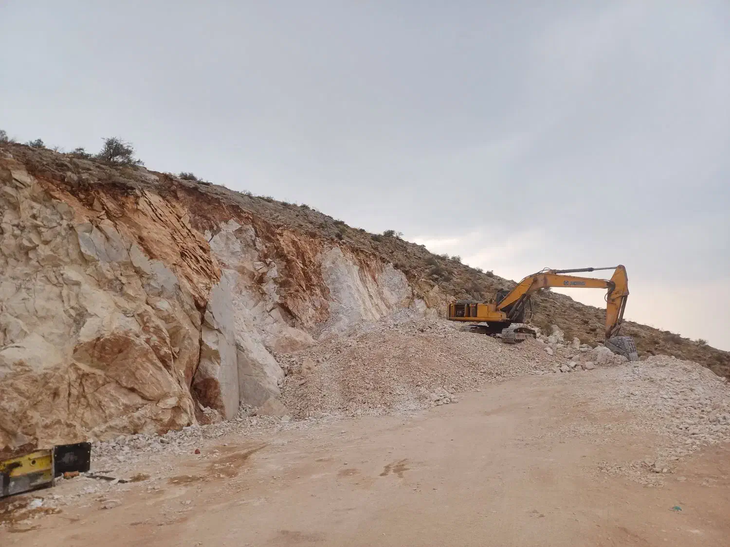 اجاره بیل مکانیکی زنجیری|خدمات حمل و نقل|گلپایگان, |دیوار