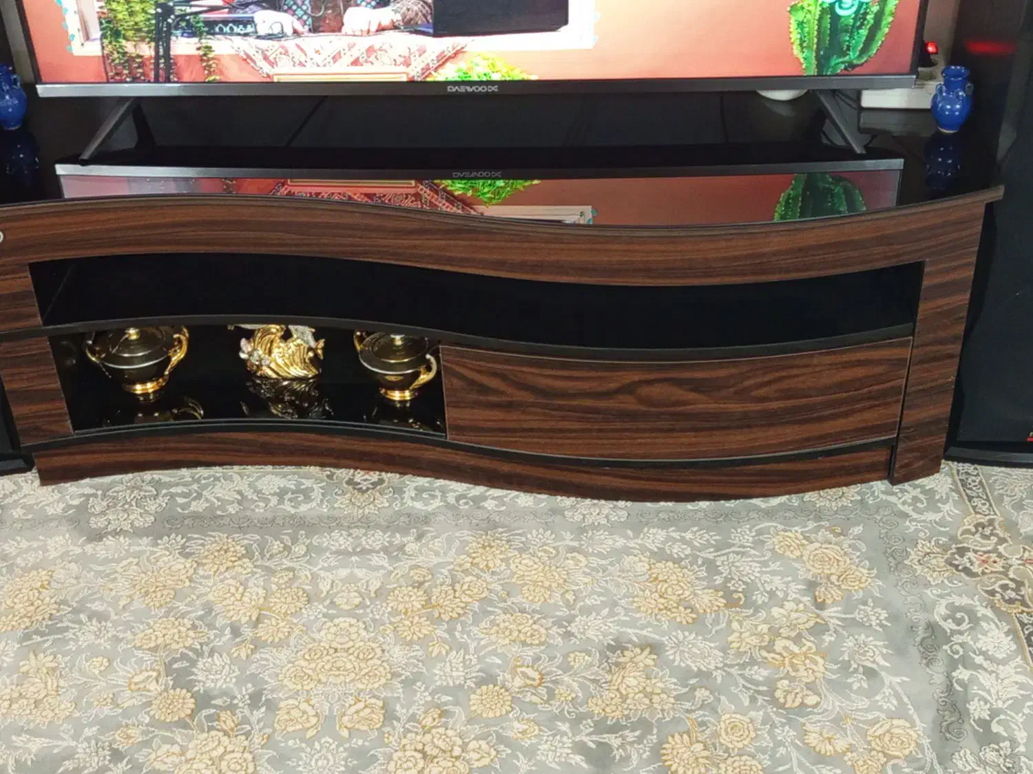 میز تلوزیون|میز تلویزیون|قم, سراجه (۱۵ خرداد)|دیوار