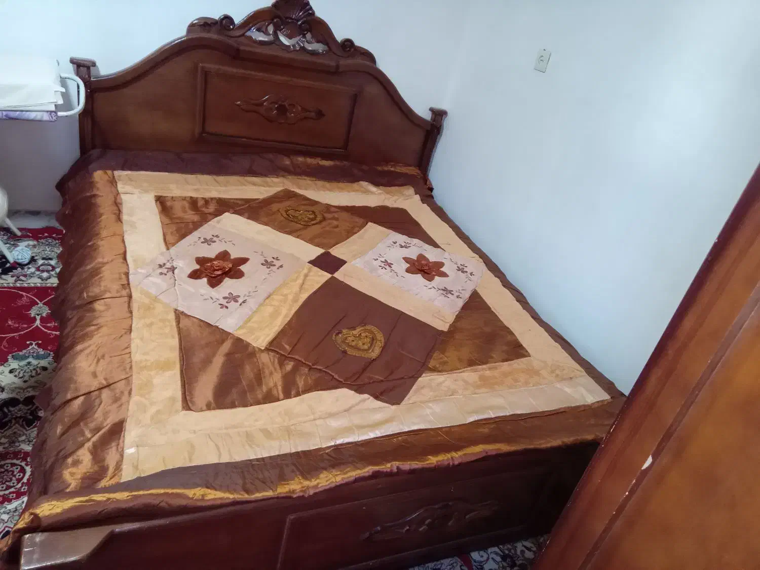 تخت خواب دونفره سالم|تخت و سرویس خواب|بم, |دیوار