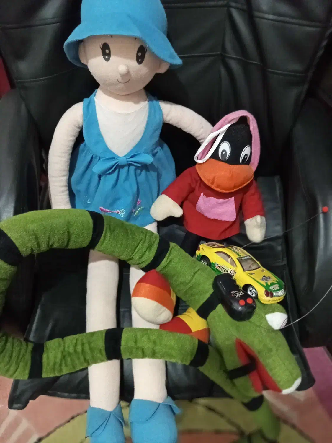 عروسک|اسباب‌‌بازی|قم, باغ کرباسی|دیوار