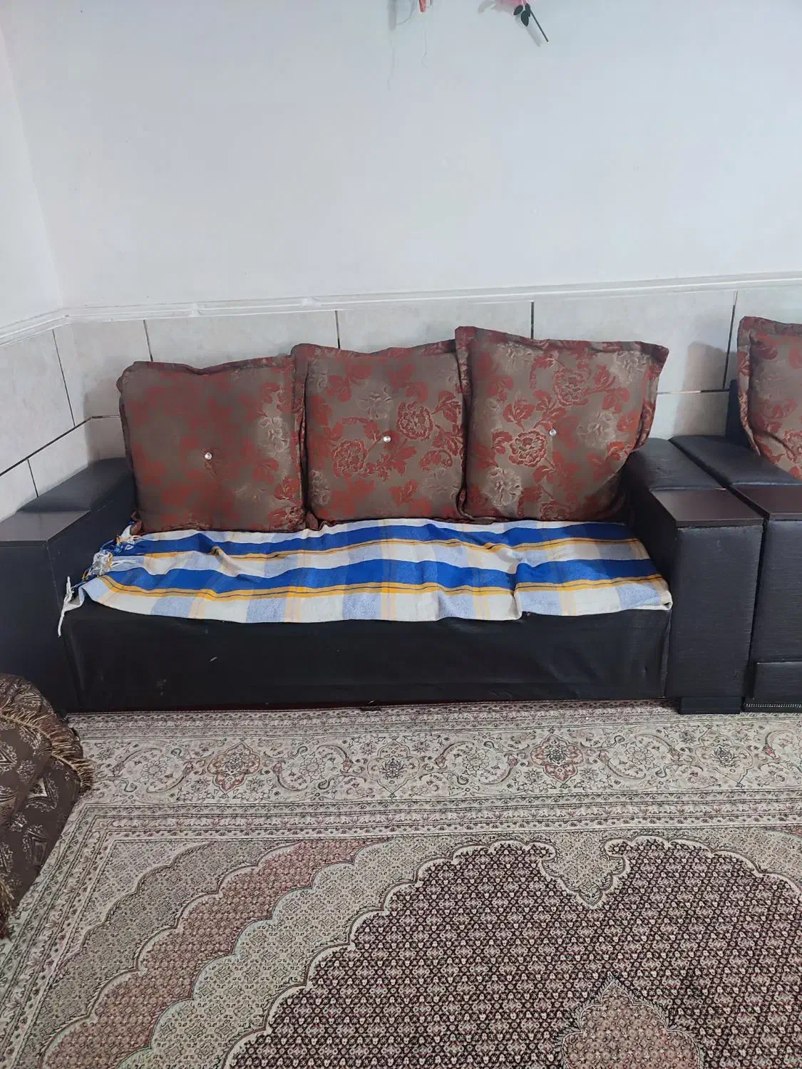 مبل هفت نفره|مبلمان خانگی و میز عسلی|شیراز, قلعه نو|دیوار