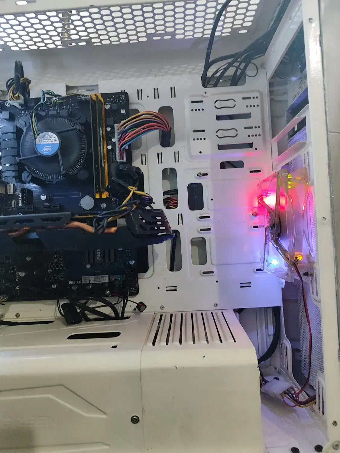 کیس گیمینگcpu i7 6700 16ddr4گرافیکrx580بامانیتور19|رایانه رومیزی|تهران, اقدسیه|دیوار