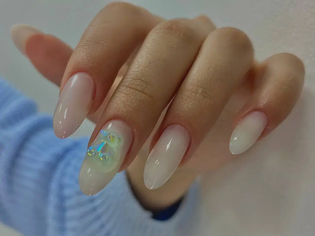 آموزش ناخن  و کاشت ناخن حرفه ای با ده سال سابقه|خدمات آرایشگری و زیبایی|رشت, معلم|دیوار