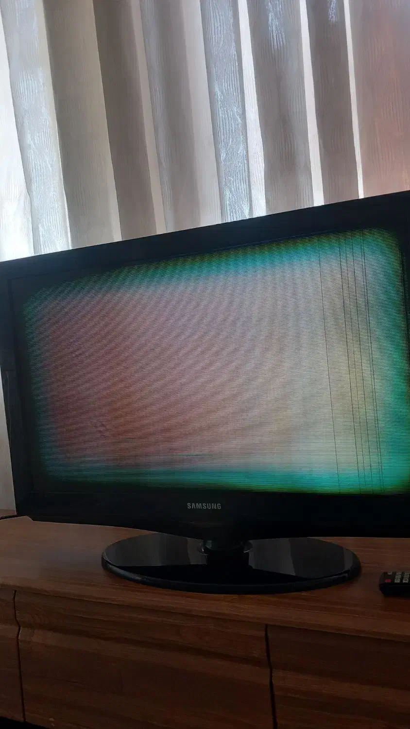 تلویزیون ال سی دی ۳۲ اینچ/تلویزیون/ال سی دی|تلویزیون و پروژکتور|تهران, بهارستان|دیوار