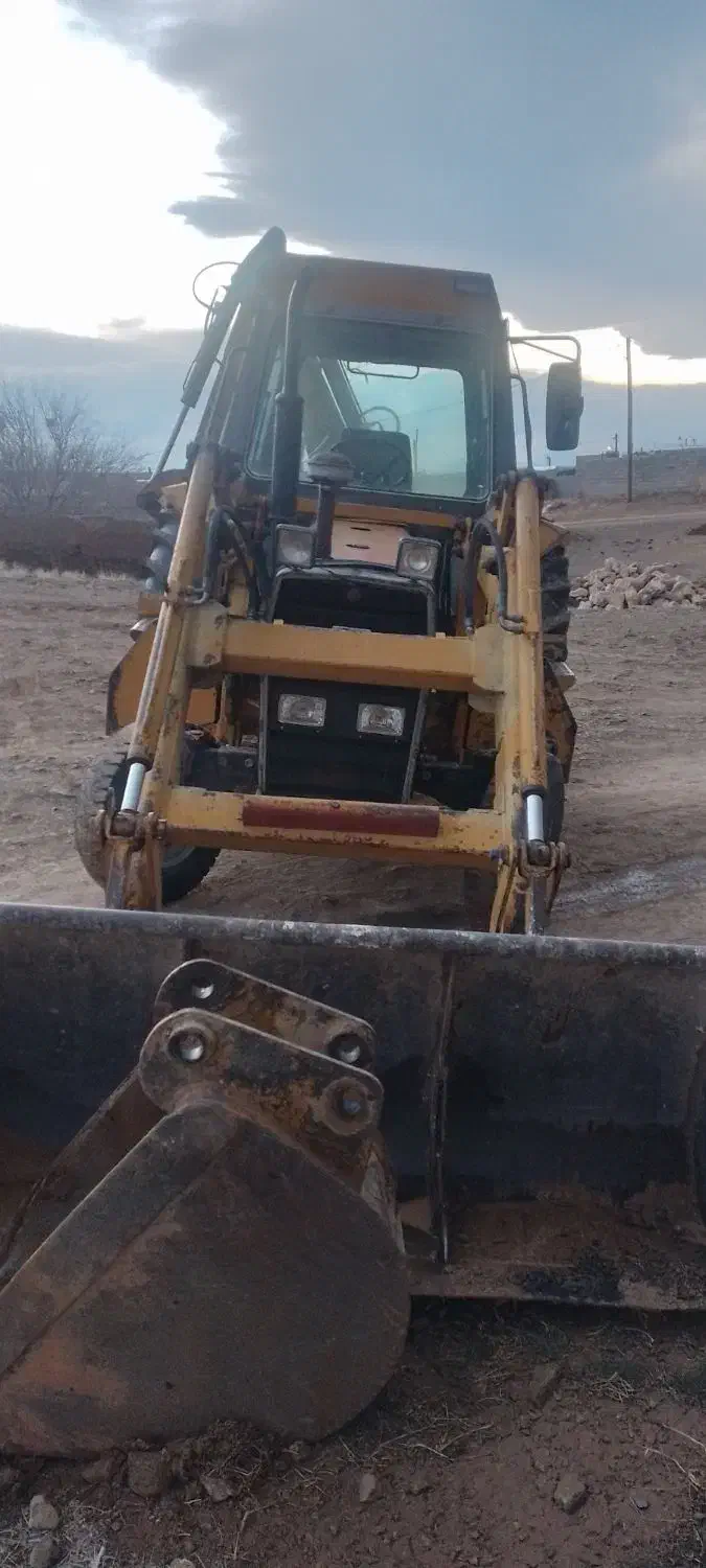 بیل بکهو مدل۸۴|خودرو سنگین|اراک, |دیوار