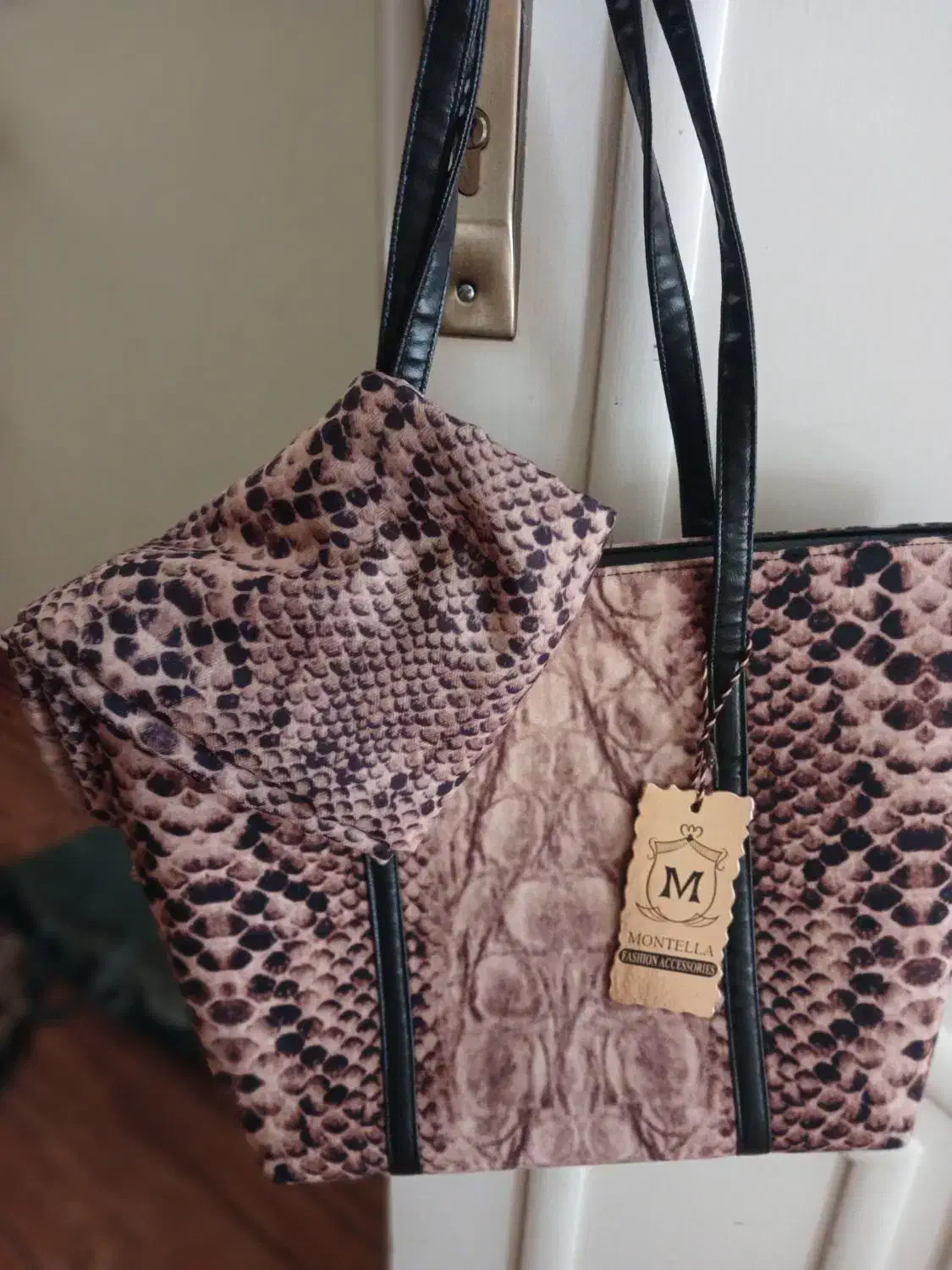 کیف و شال ست همدیگه|کیف، کفش، کمربند|صدرا-فارس, فاز ۱|دیوار