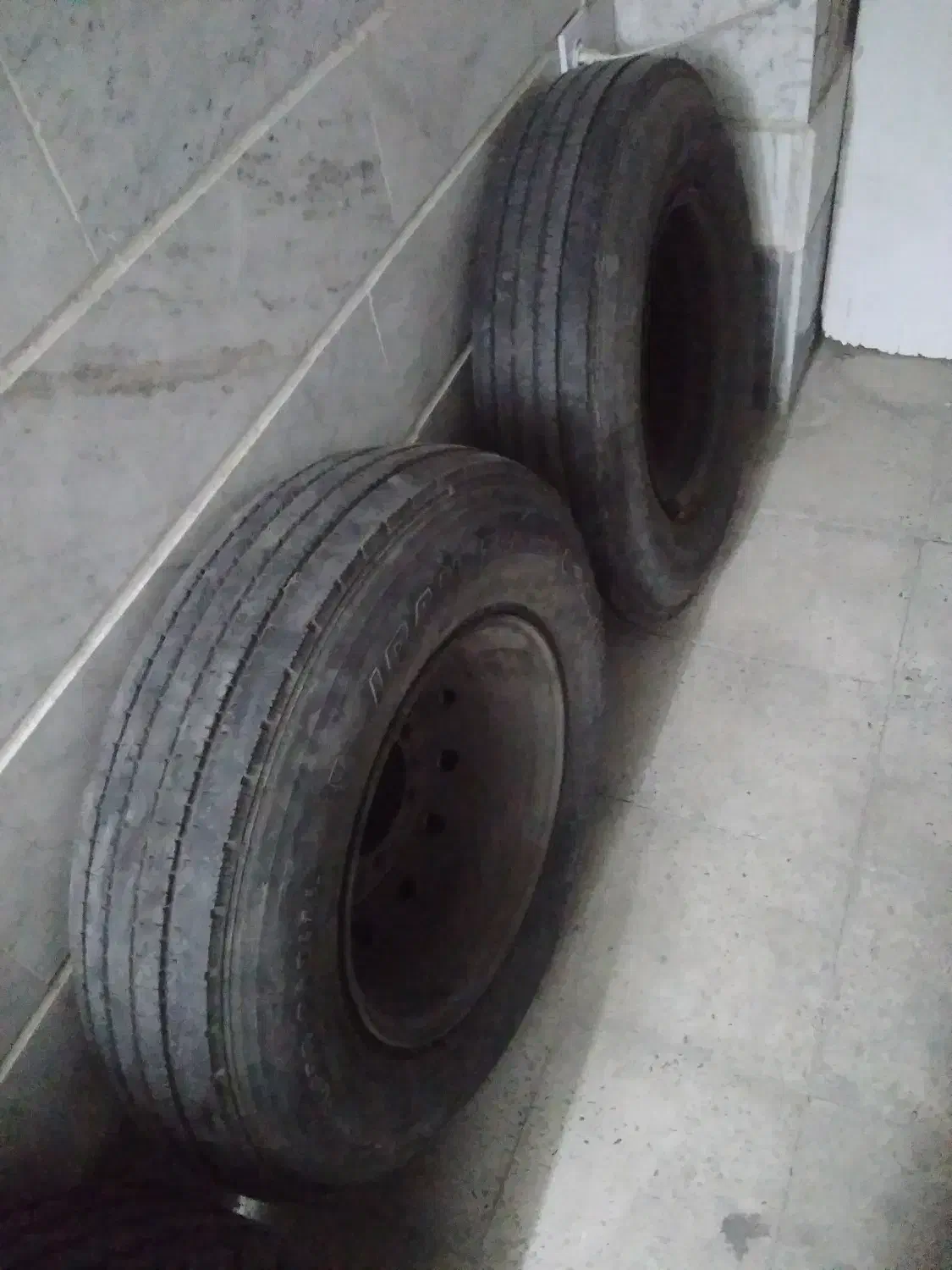 لاستیک‌ها نیسان وانت تیوبلکس کرج|قطعات یدکی و لوازم جانبی|میمه, |دیوار