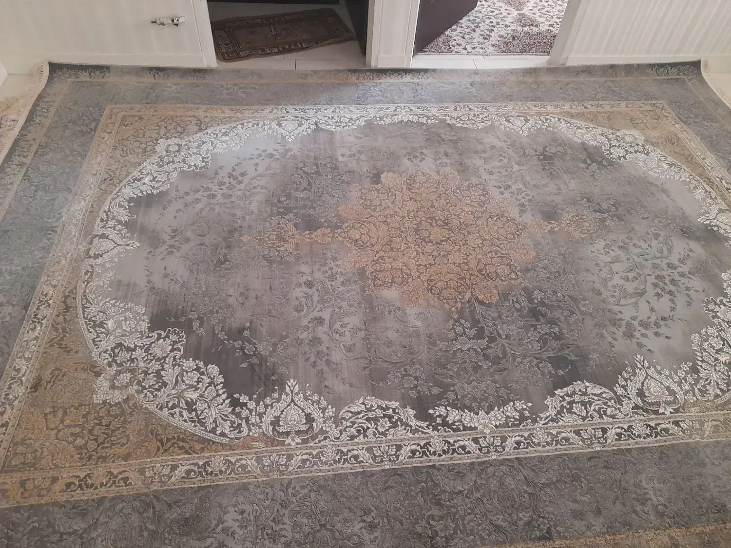 دوتا فرش ۹ متر ی ویکی یک در دو متر ۷۰۰ شونه|فرش|اسلام‌شهر, شهرک سعیدیه|دیوار