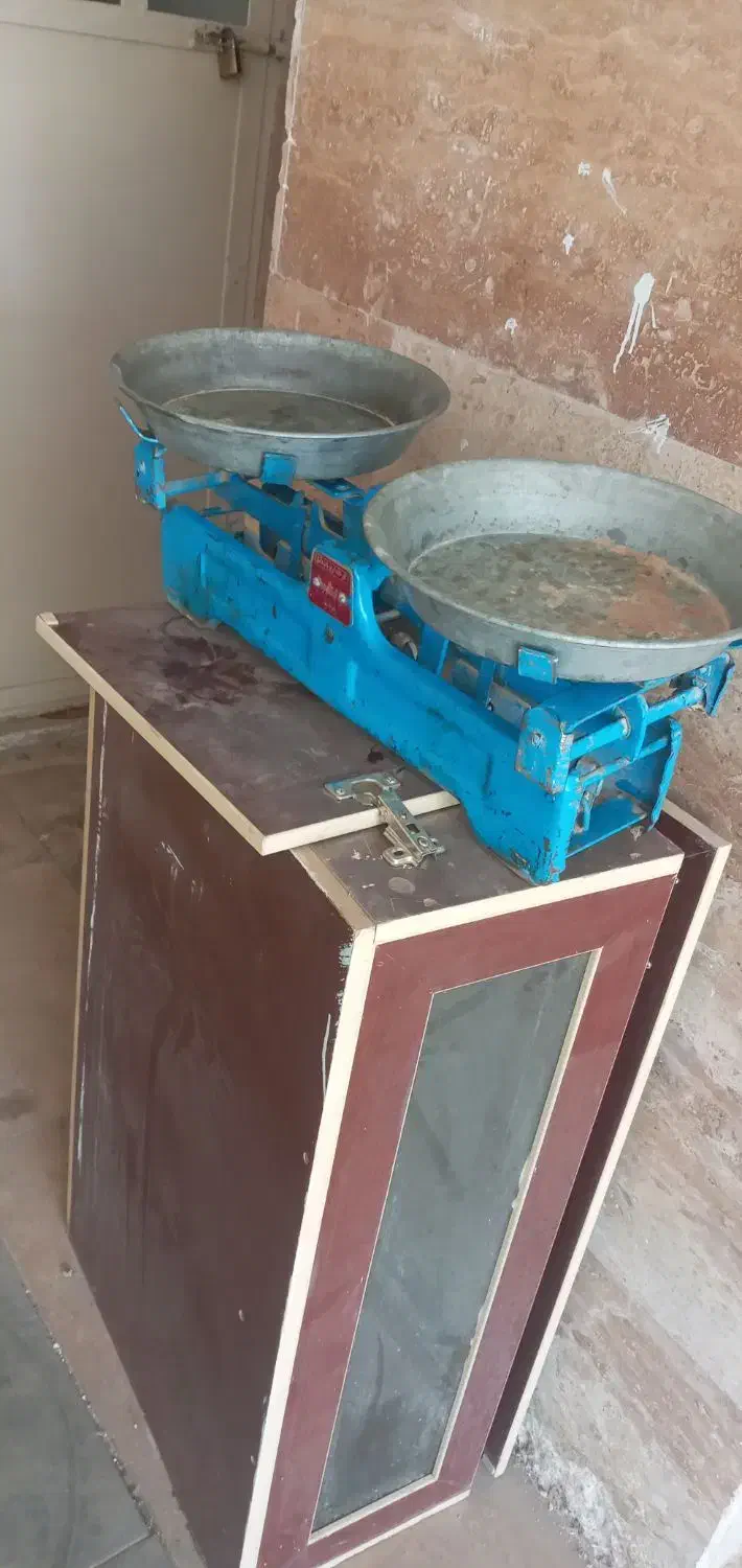 باسکول وترازو|کلکسیون اشیاء عتیقه|قم, پردیسان|دیوار