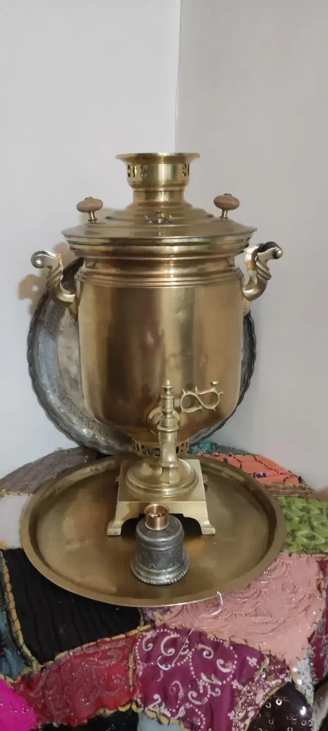 سماور روسی زغالی قدیمی|کلکسیون اشیاء عتیقه|کن, |دیوار