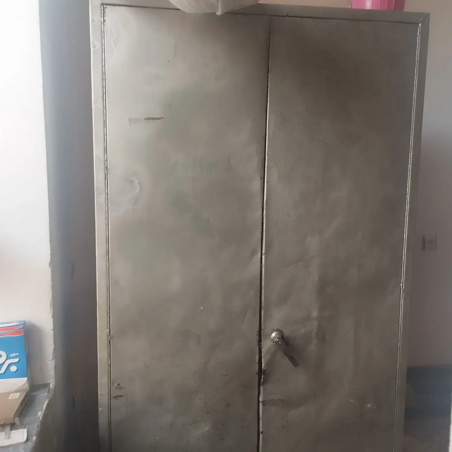 کمد آهنی|دفتر کار|ایلام, |دیوار