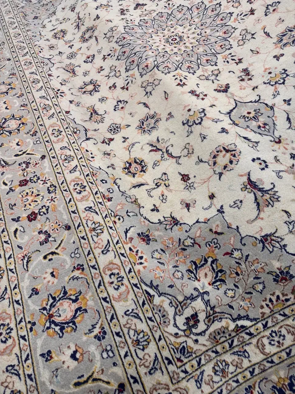 ۹متری دستبافت کاشان کرم مارک دار در حد نو|فرش|تهران, جهاد|دیوار