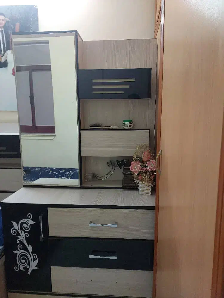 باسلام حراج وسایل تمیز وسالم|مبلمان خانگی و میز عسلی|رشت, کوی بیانی|دیوار