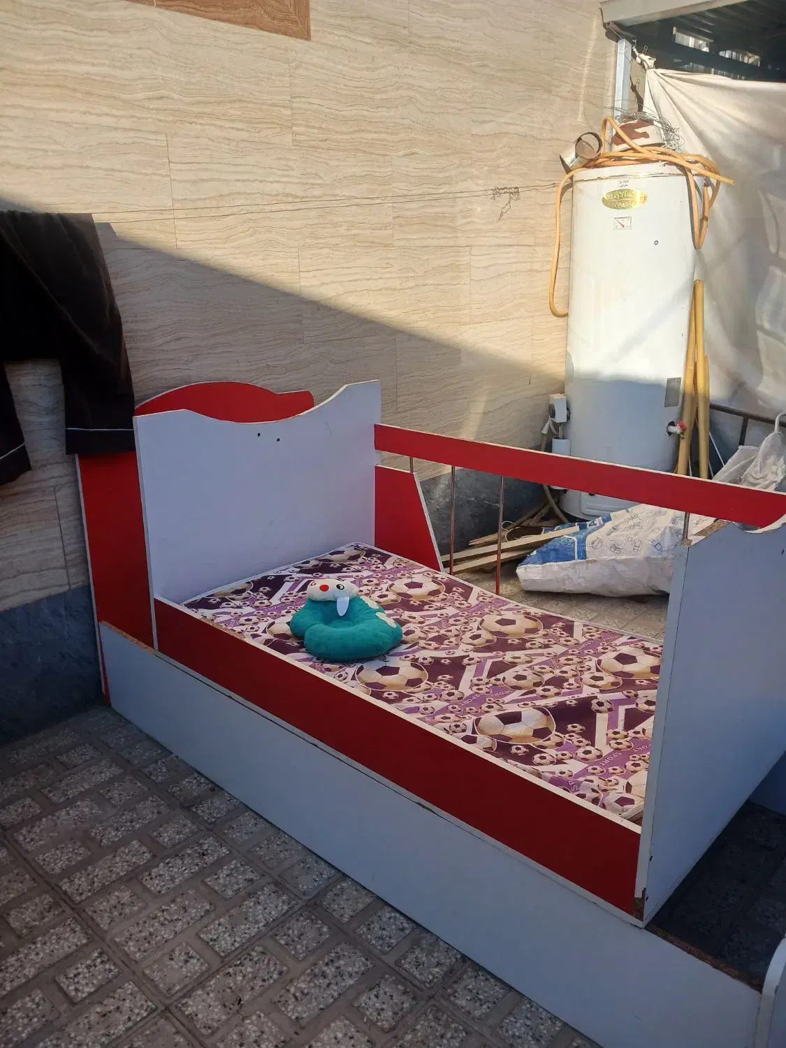 تخت خواب|تخت و صندلی بچه|چنگ الماسی, |دیوار