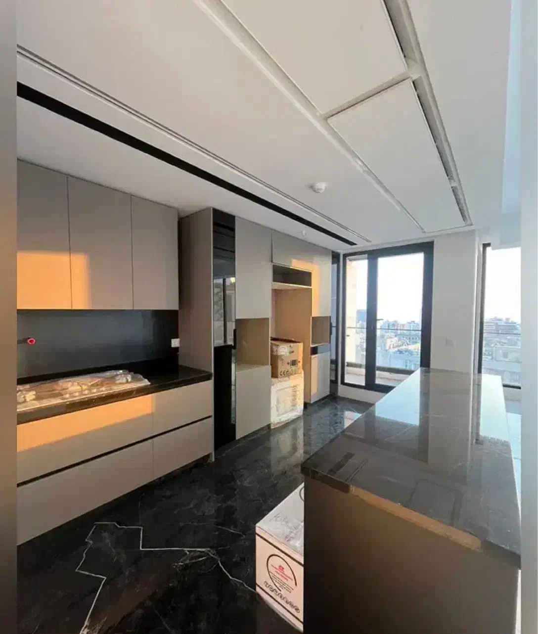 130متربرندومدرن/برج فاخرشهرک لاله/سه خواب/ویو ابدی