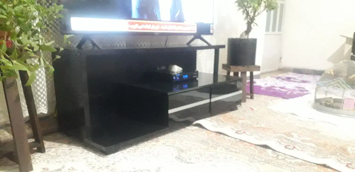 میز تلویزیون مشکی|میز تلویزیون|شیراز, کوشک میدان|دیوار