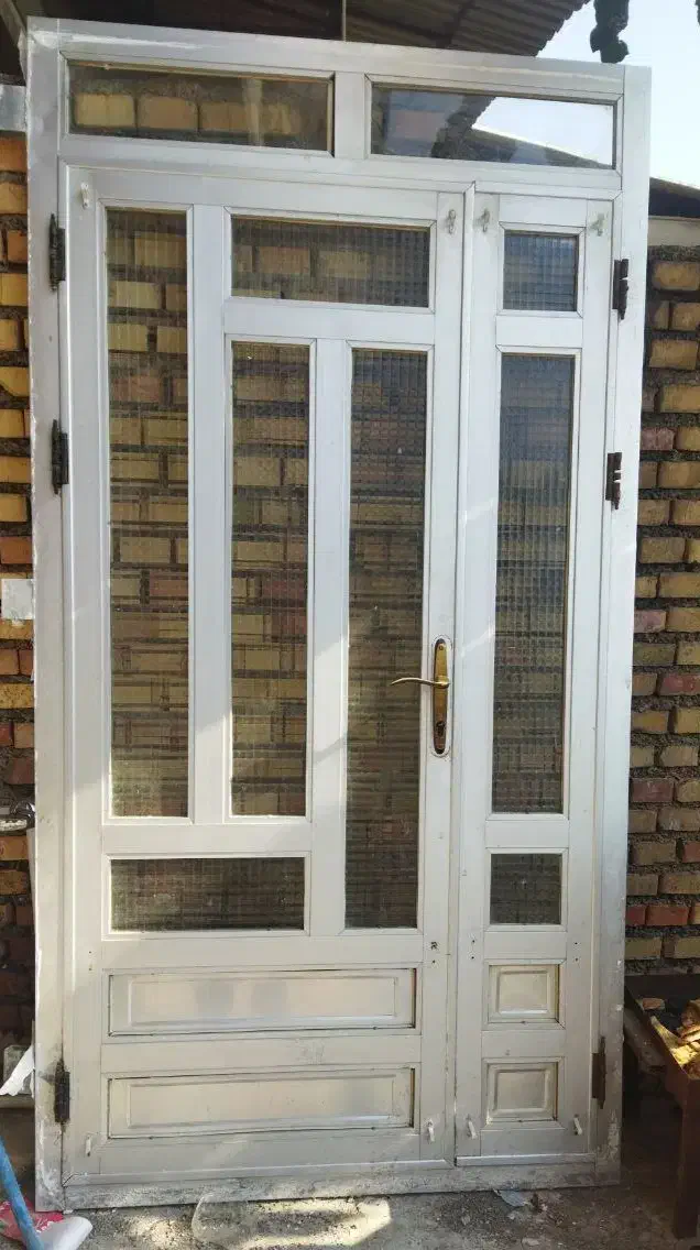 درب آلومینیومی در حد نو|مصالح و تجهیزات ساختمان|علی‌آباد کتول, |دیوار