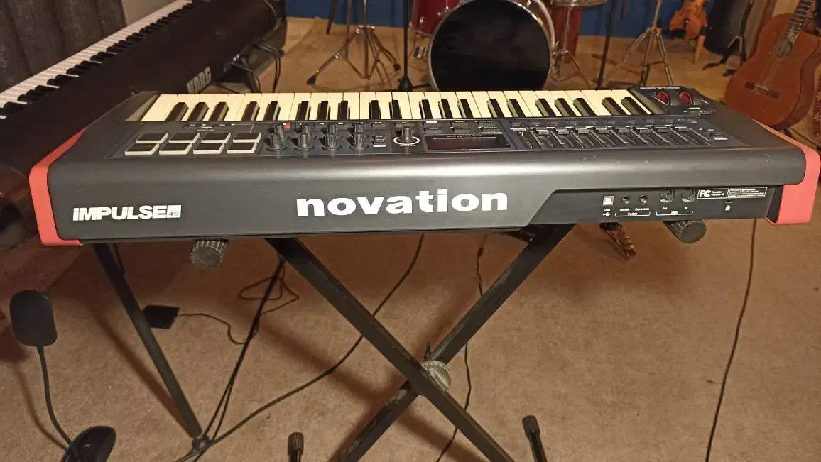 کیبوردمیدی novation|پیانو، کیبورد، آکاردئون|تهران, آذربایجان|دیوار