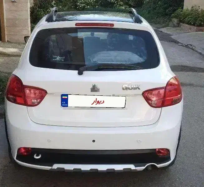 کوئیک R سفید مشکی مدل ۱۴۰۰ با کارکرد ۶۱۰۰۰ کیلومتر|خودرو سواری و وانت|رودسر, |دیوار