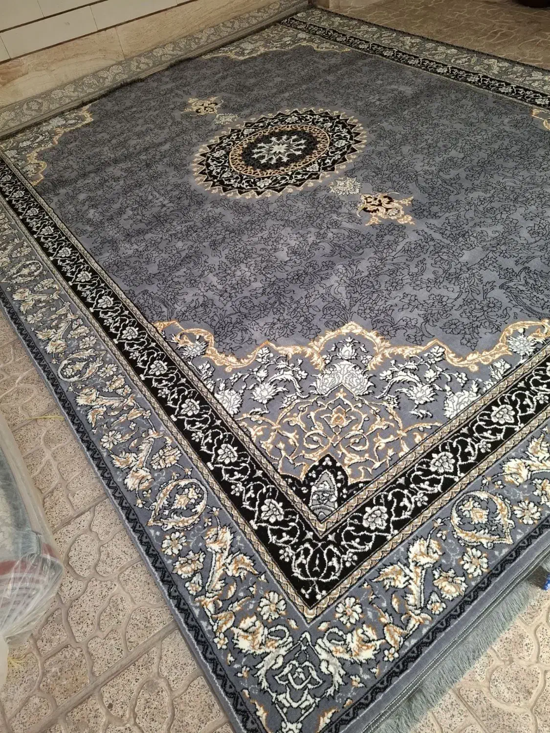 ۶ تخته ۱۲متری کاملا نو داخل کاور|فرش|قزوین, |دیوار