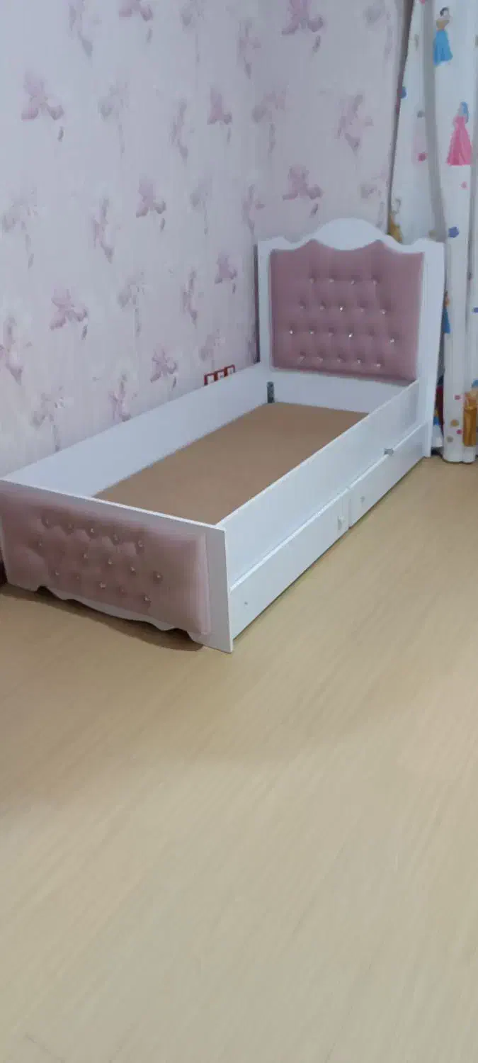 تخت نوجوان|اسباب و اثاث بچه|اردبیل, |دیوار