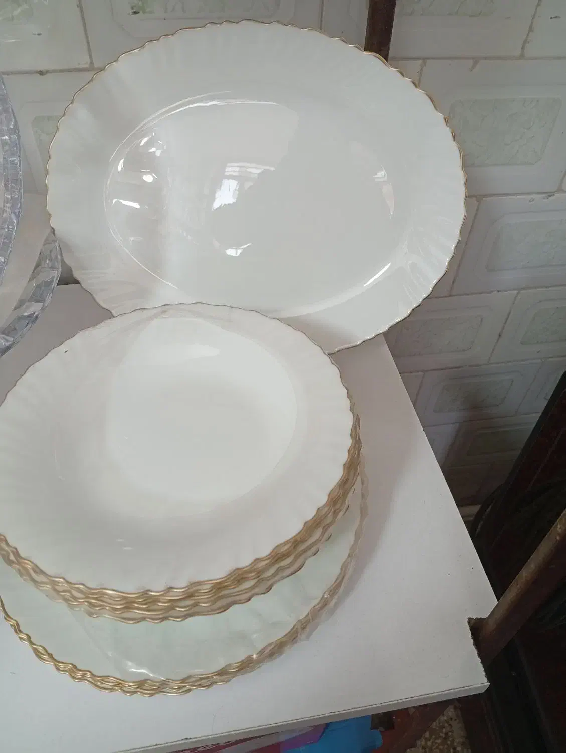 سرویس اکروپال|ظروف سرو و پذیرایی|نیشابور, بزرگمهر|دیوار