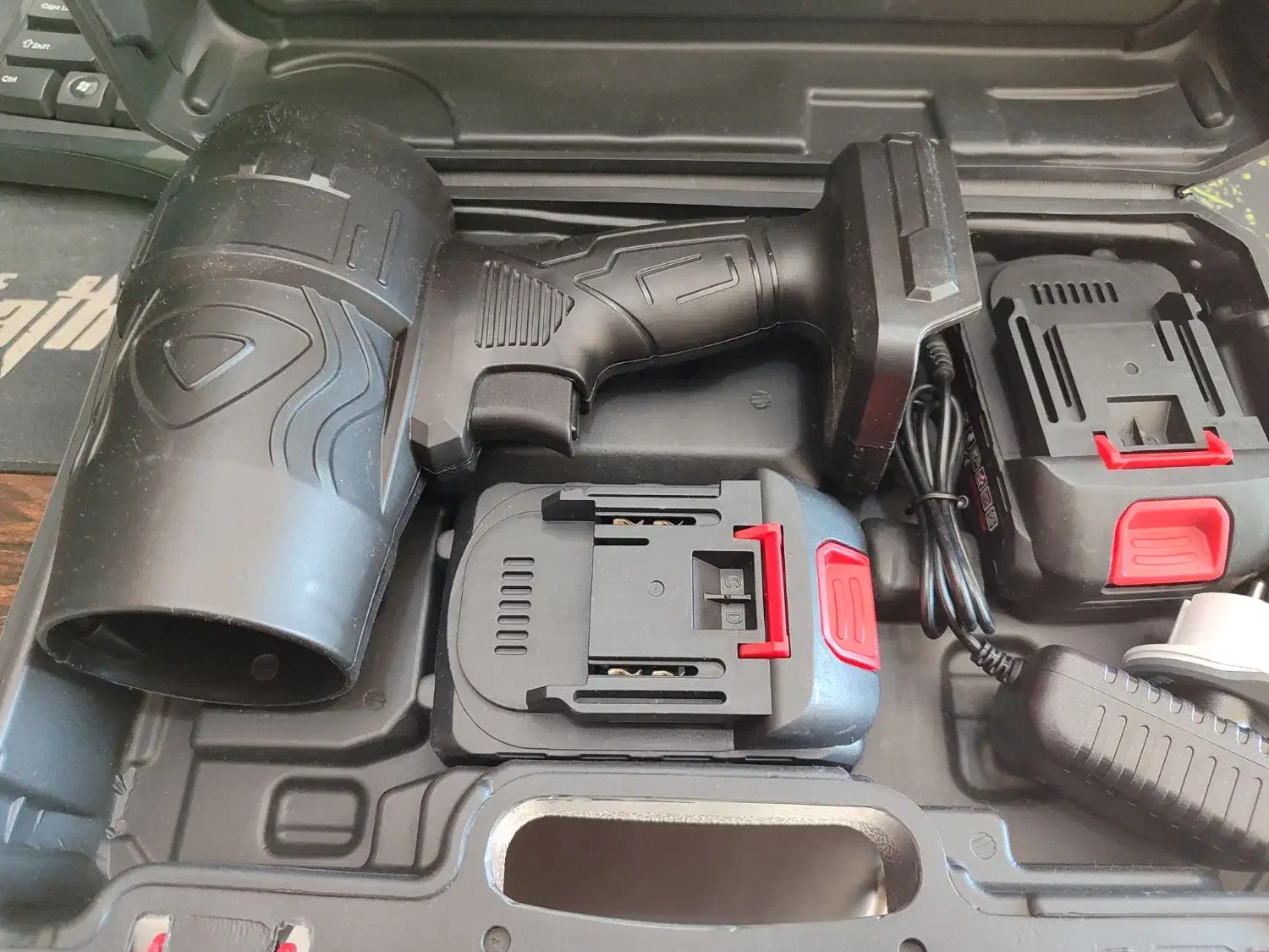 جت فن|ابزارآلات|نقده, |دیوار